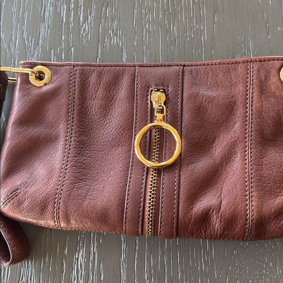 Via Spiga Chic Brown Leather Clutch Wristlet Gold-Tone Accents Zipper Closure - Picture 2 of 10